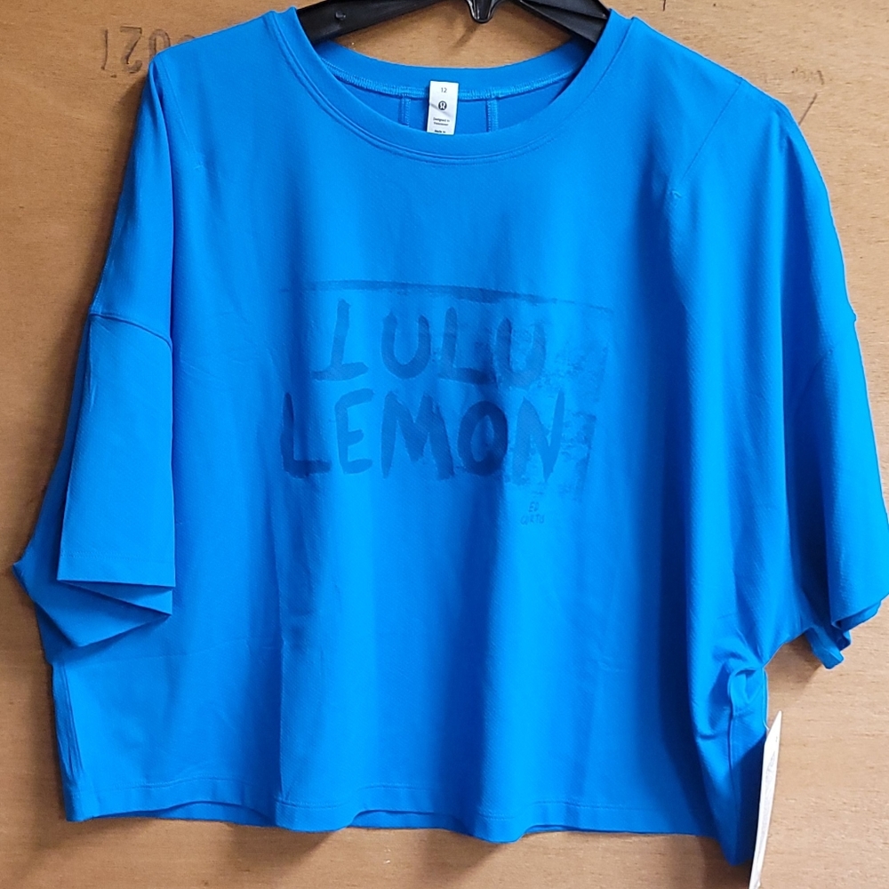 NWT Lululemon blue logo box Tshirt